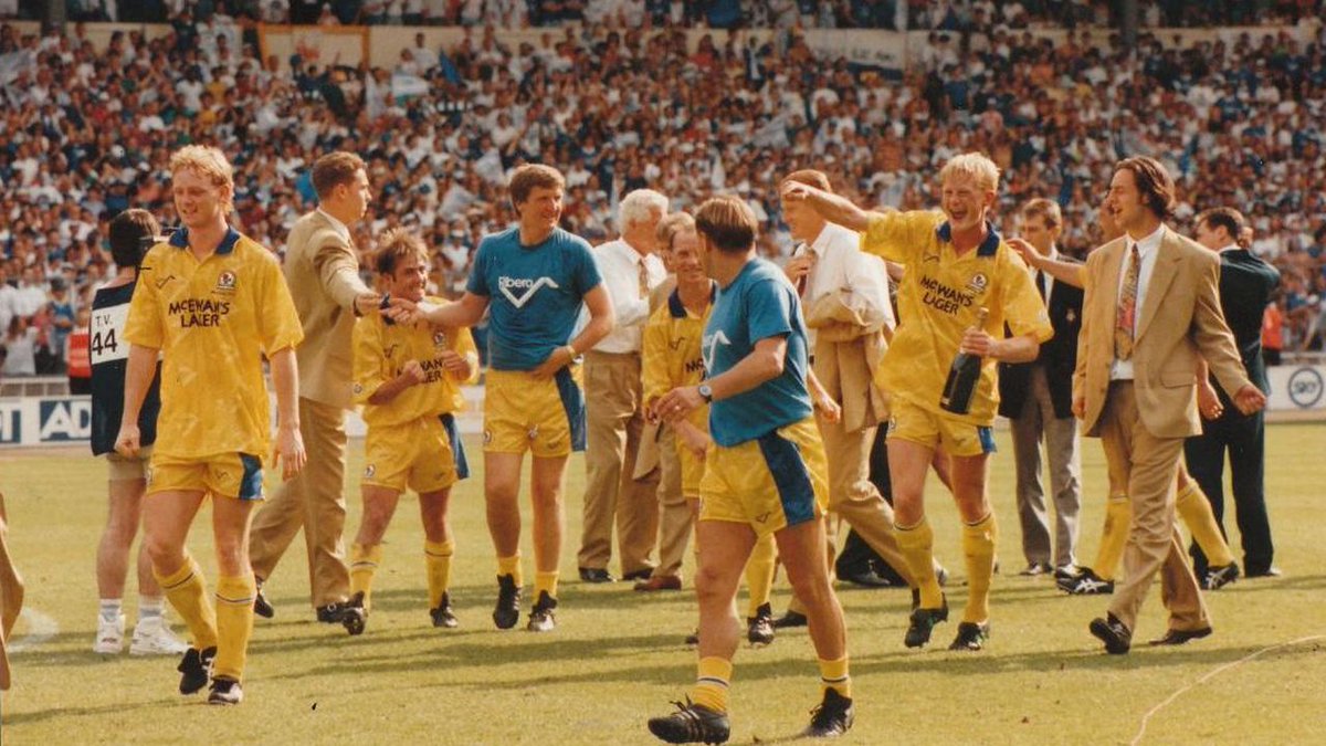 33 years ago on this day the Rovers Return and what a day it was 🟡🔵