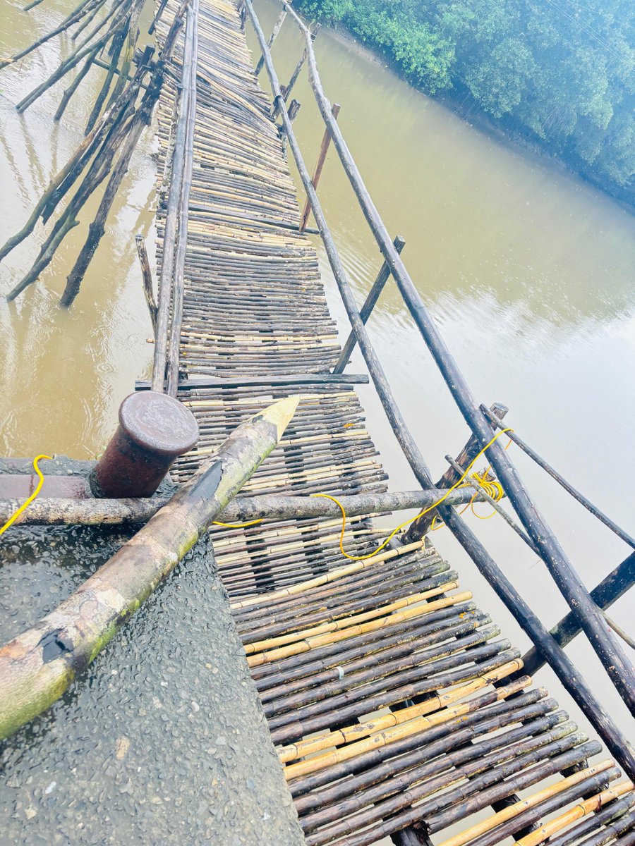 NorthAndaman's tweet photo. Shri. Kamaleshwar Rao S, IAS, Assistant Commissioner Diglipur conducted on-site inspection of the broken wooden bridge at Nischintapur today, i.e, on 25.05.2025 along with area Patwari, JE APWD, Forest Ranger, Pradhan Kalighat and local villagers. Immediate safety measures have https://t.co/gspmDw0O8n