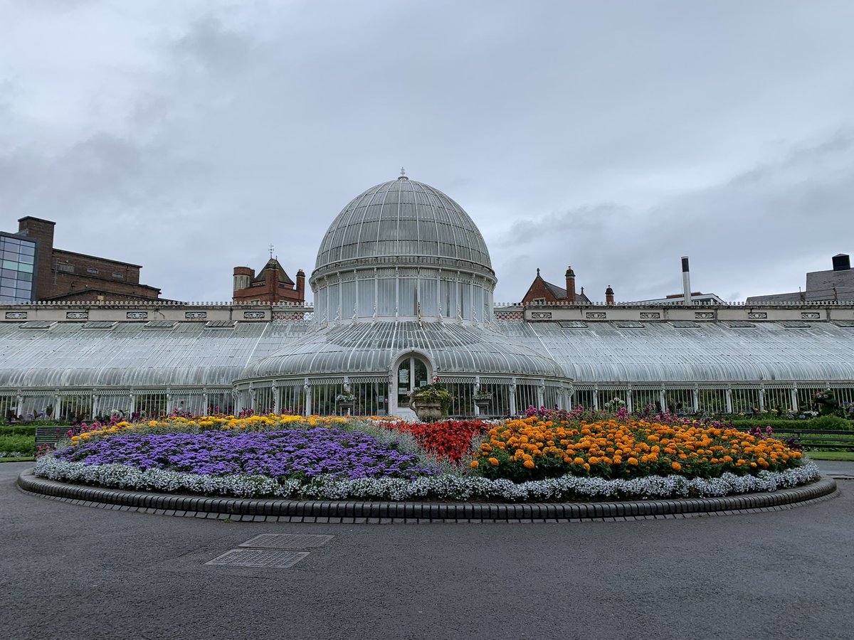 Marc_Allum's tweet image. Tonight’s Antiques Roadshow is a new episode from Belfast Botanic Gardens where I get to talk about something rather otherworldly! 

BBC1 7.15pm 25th May (Earlier time) 

#antiquesroadshow