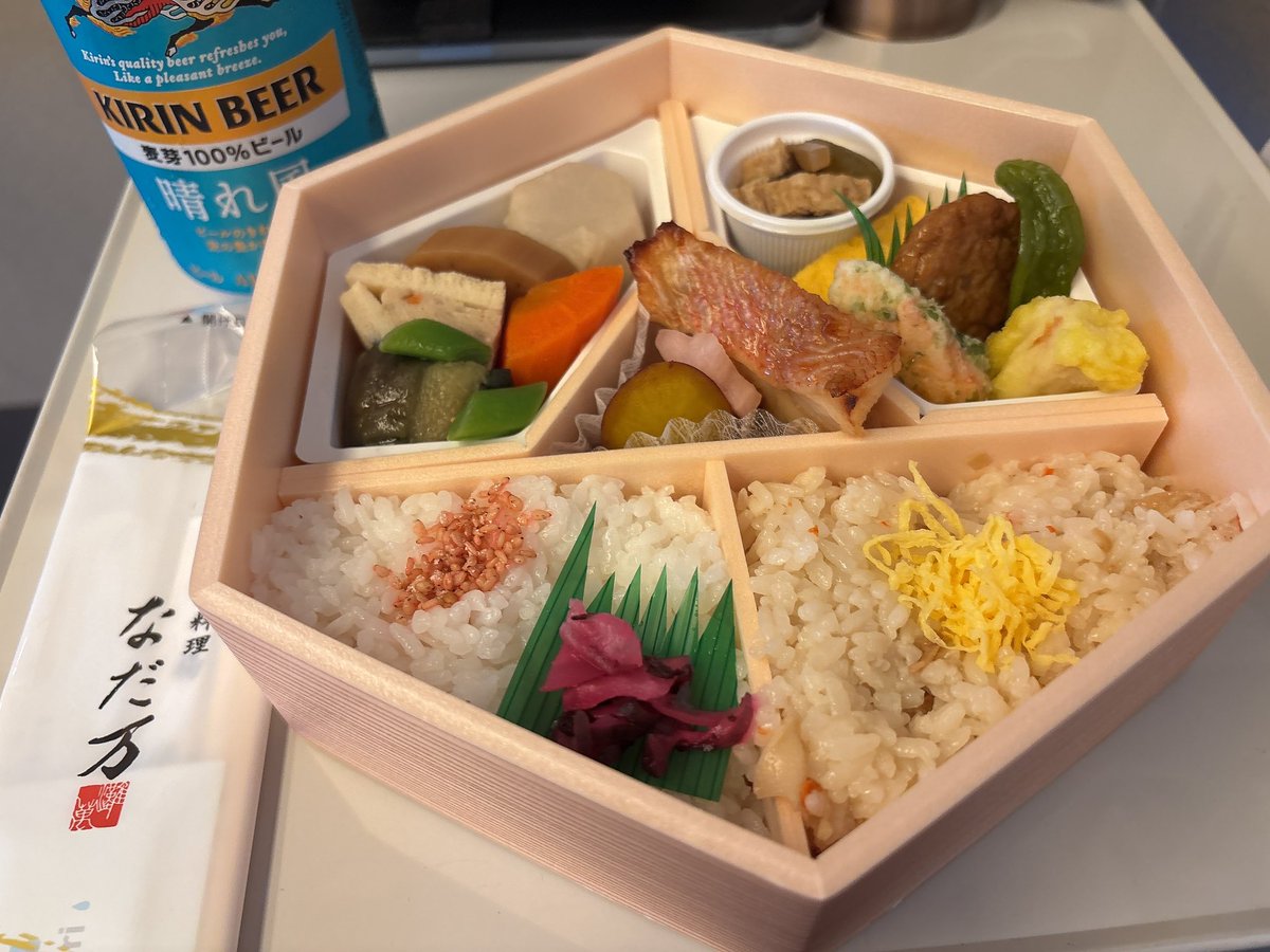 #BCJコラールカンタータ 神戸公演先ほど終演いたしました✨勝因チャペルの響きによって、東京公演とはまた全く違う音楽が生まれたことに感動…。音楽は一期一会、毎回が尊いです…🥹
また9月に松蔭に来れるのが幸せ！演奏会途中から陽が差してきて、チャペル内にはステンドグラスの色が美しく…✨