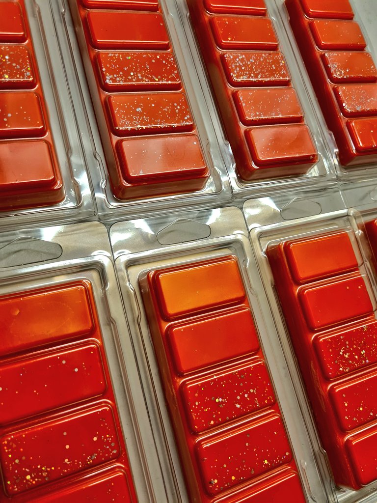 SnazzyWax tweet media