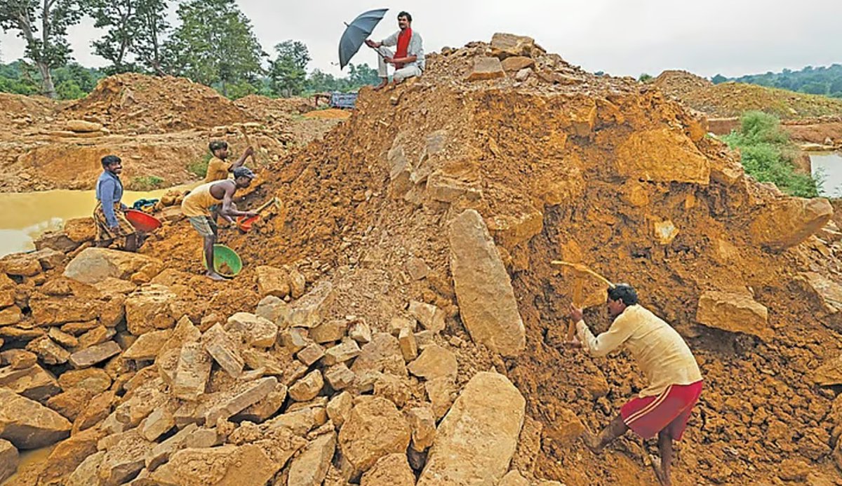 CSEINDIA (@cseindia) on Twitter photo Diamond hunting in Panna blurs the line between labour and lotteryтАФa seasonal pursuit offering anticipation, uncertainty and the hopes of a big, life-changing find! (4/4)
Take a look at the photo story: downtoearth.org.in/mining/farmingтАж
<a href="/bsrivas/">bhagirath srivas</a> <a href="/down2earthindia/">Down To Earth</a>
#MadhyaPradesh Diamond hunting in Panna blurs the line between labour and lotteryтАФa seasonal pursuit offering anticipation, uncertainty and the hopes of a big, life-changing find! (4/4)
Take a look at the photo story: downtoearth.org.in/mining/farmingтАж
<a href="/bsrivas/">bhagirath srivas</a> <a href="/down2earthindia/">Down To Earth</a>
#MadhyaPradesh