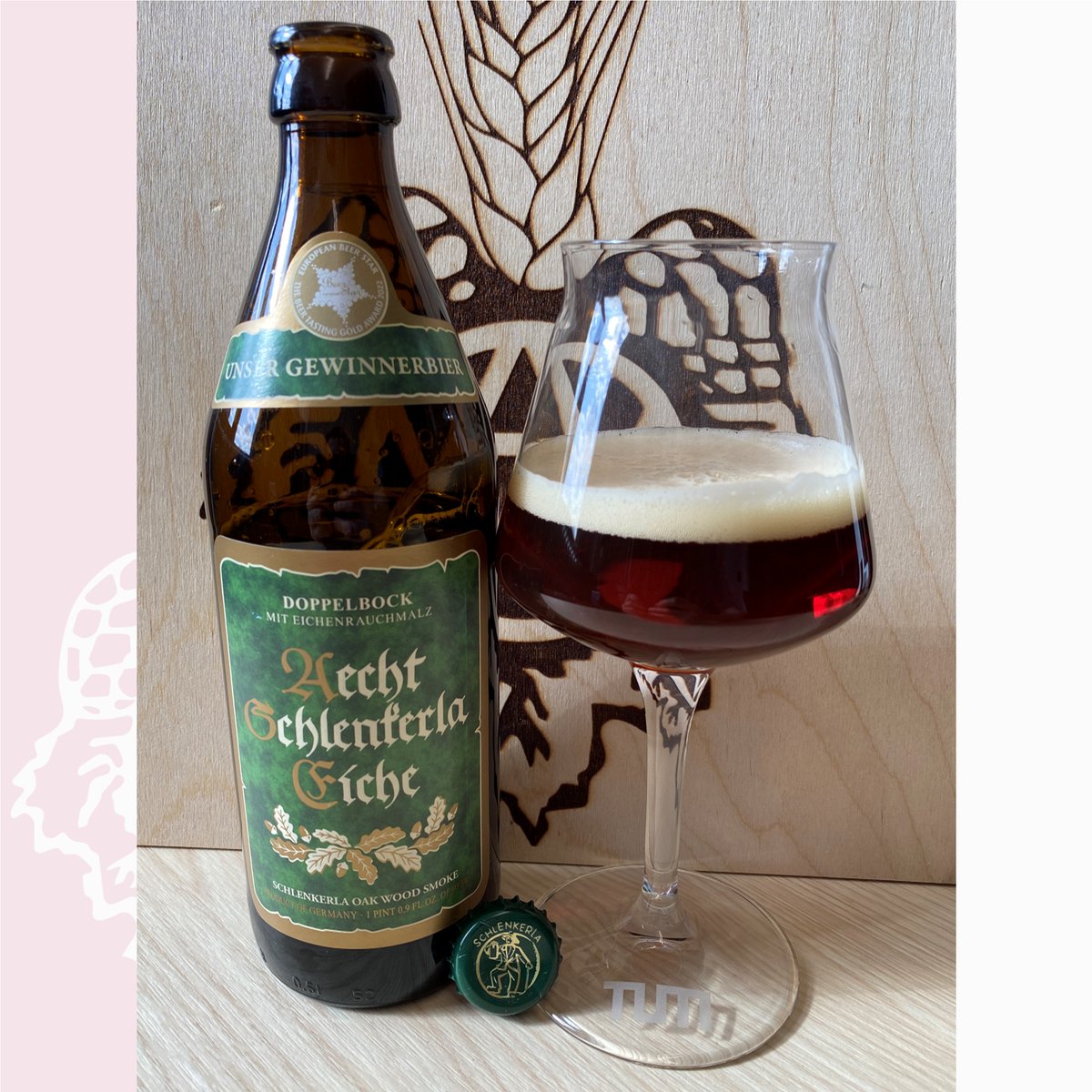 derCAW's tweet photo. Beer of the Week

Hellerbräu Bamberg – Aecht Schlenkerla Eiche
recommended by Moritz Keuler

Germany
Doppelbock

0.5 l
8.0 % vol.

#CAW #CAW_BeerOfTheWeek #BeerTasting #BeerRecommendation #Beer #Doppelbock #Bamberg #SmokedBeer https://t.co/3BJOuSqBAl
