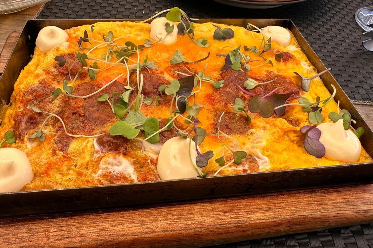 Hoy nos vamos a comer a Carabanchel, un barrio que está atrayendo a muchos artistas. Mi restaurante favorita aquí es  Come, Bebe, Ama  teveoenmadrid.com/restaurante-co…