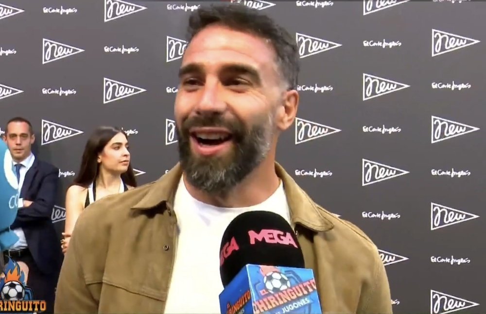 AlberrtoRM2's tweet photo. - ¿Cómo ves al vestuario tras la marcha de Lucas y Modric?"
- "Muy negro" — respondió Carvajal. https://t.co/YaCsnroMZo