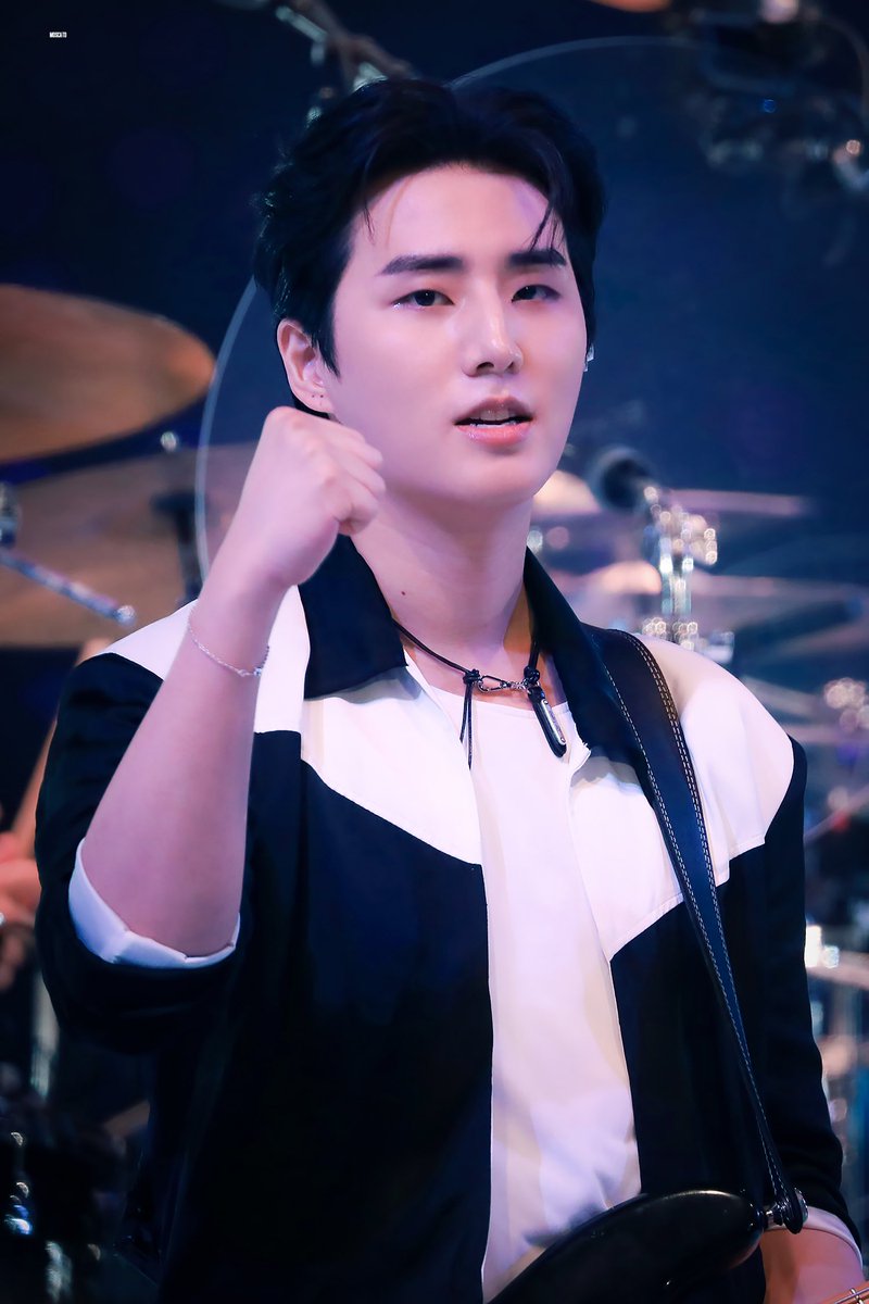 250518
FOREVER YOUNG FINALE in SEOUL DAY6
정신을 바짝 차리고서
날린다 내 비장의 카운터👊🏻

#영케이 #YoungK #강영현 #DAY6 #데이식스