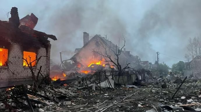 Vlada Republike Hrvatske (@vladarh) on Twitter photo Najoštrije osuđujemo sinoćnje ruske napade na ukrajinske gradove, u kojima su smrtno stradali nedužni civili, među njima i djeca. Suosjećamo s obiteljima žrtava i izražavamo solidarnost s 🇺🇦 narodom i predsjednikom <a href="/ZelenskyyUa/">Volodymyr Zelenskyy / Володимир Зеленський</a>. Hrvatska ostaje nepokolebljiva u potpori Ukrajini. Najoštrije osuđujemo sinoćnje ruske napade na ukrajinske gradove, u kojima su smrtno stradali nedužni civili, među njima i djeca. Suosjećamo s obiteljima žrtava i izražavamo solidarnost s 🇺🇦 narodom i predsjednikom <a href="/ZelenskyyUa/">Volodymyr Zelenskyy / Володимир Зеленський</a>. Hrvatska ostaje nepokolebljiva u potpori Ukrajini.