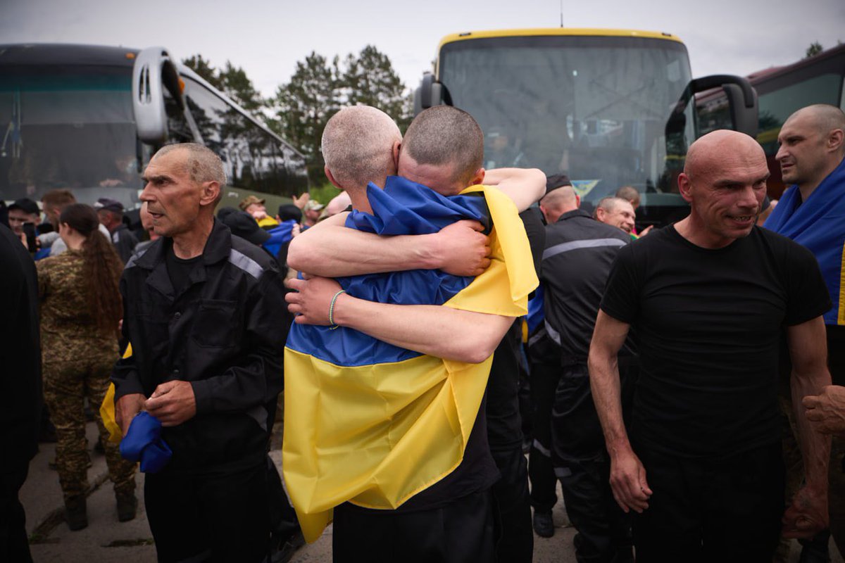 Нарешті всі наші, про кого домовились у Стамбулі, вдома, на вільній українській землі! 

Важко уявити, що їм довелось пережити. Але Слава Богу живі та вже вдома! 

Ще раз величезна подяка всім, хто був задіяний в процесі обміну, розумію, яка там робота пророблена була для цього.