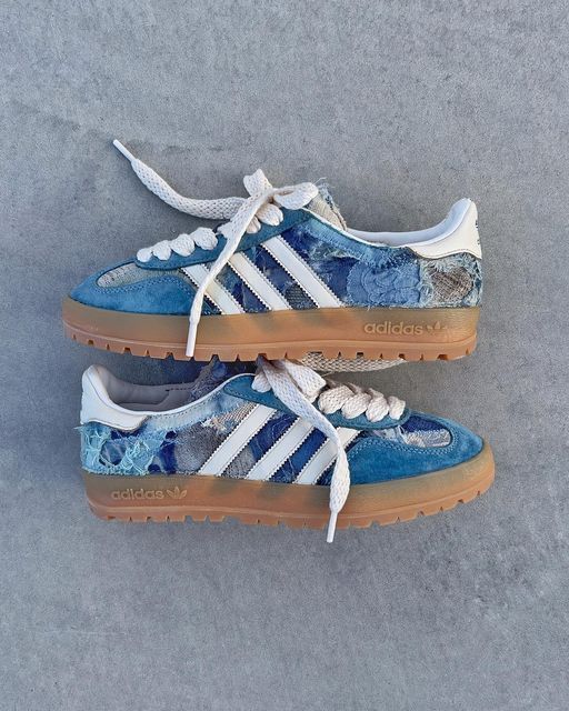 BAdidasy's tweet photo. These sneakers are a total waste of money
 Link https://t.co/q73P29W8j7
#trendyshoes #fashionkicks #sepatuadidasoutdoor #sneakerfashion #sneakerphotography #customsneakers #ShoeGame #airjordansneakers #Shoes #kicksnation https://t.co/PftHbZvekq
