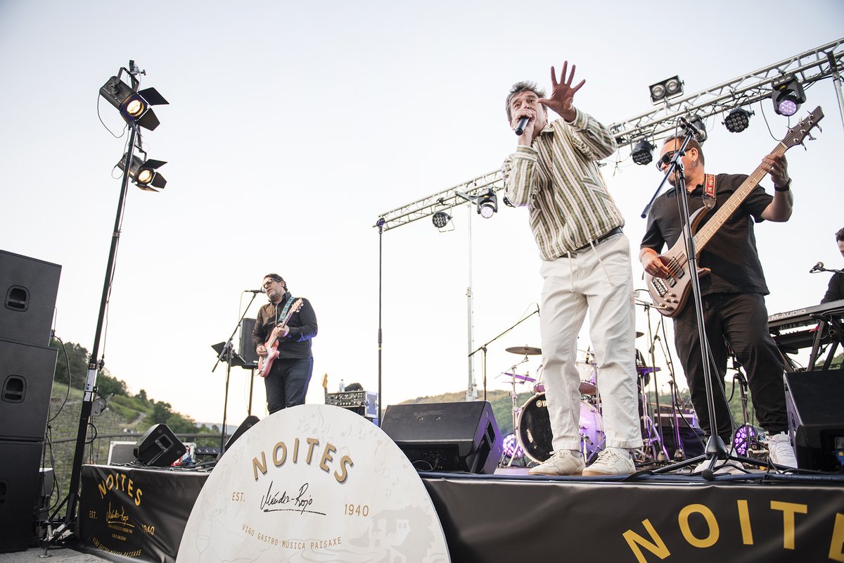 La primera de las #NoitesMéndezRojo en <a href="/ViaRomana_es/">Vía Romana</a> fue un éxito. ¡Muchas gracias! Reserva el viernes, 1 agosto porque repetimos: mendezrojo.com/noticia/61/Noi… 

🎶 <a href="/JavierOjeda64/">Javier Ojeda</a> &amp; #ThePalangans
🍴 #AFaragulla
🍧 #LaCentralHeladera 
🥜<a href="/FrutossecosM/">Frutos Secos Medina</a> 
 🍷#MéndezRojo
🏞️​ #RibeiraSacra