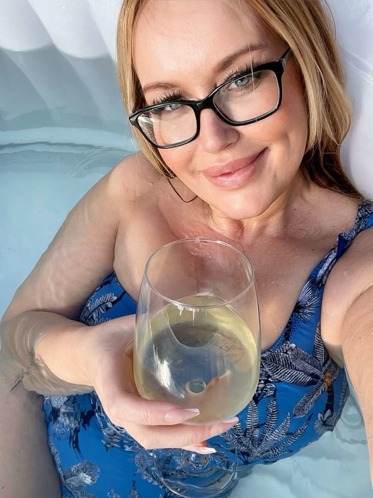 Jenifer_ro32's tweet photo. Happy Sunday from me .🥰 https://t.co/ZBmtPfXZld