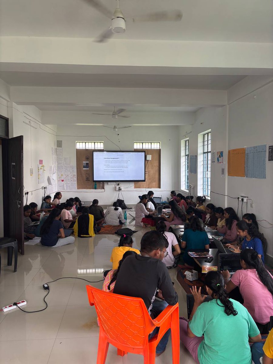 fossunitedbihar's tweet image. Bihar is enthusiastically accelerating into FOSS and had a wonderful workshop session at @NavGurukul Kishanganj. Young women diving into Git and GitHub, setting up accounts, learning commands, and building team projects from scratch.