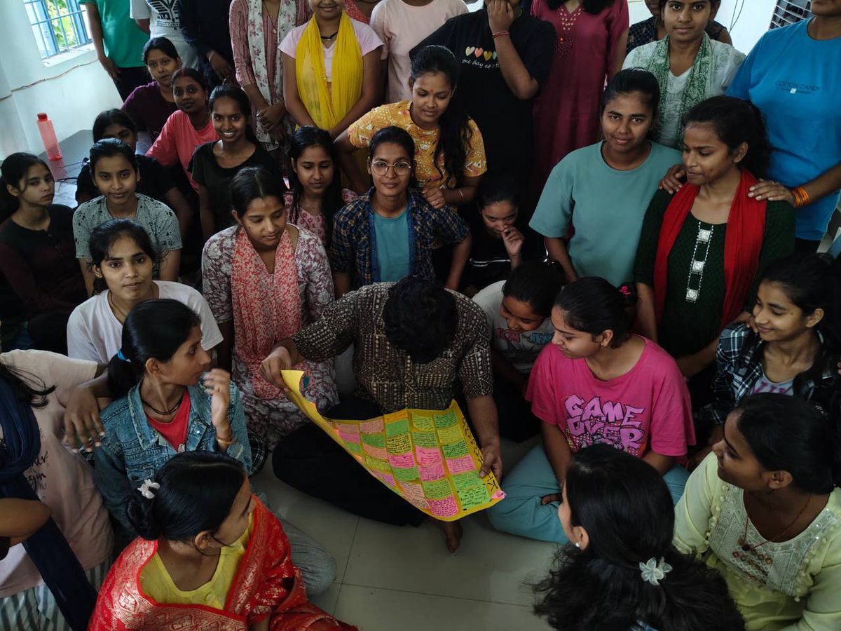 fossunitedbihar's tweet image. Bihar is enthusiastically accelerating into FOSS and had a wonderful workshop session at @NavGurukul Kishanganj. Young women diving into Git and GitHub, setting up accounts, learning commands, and building team projects from scratch.