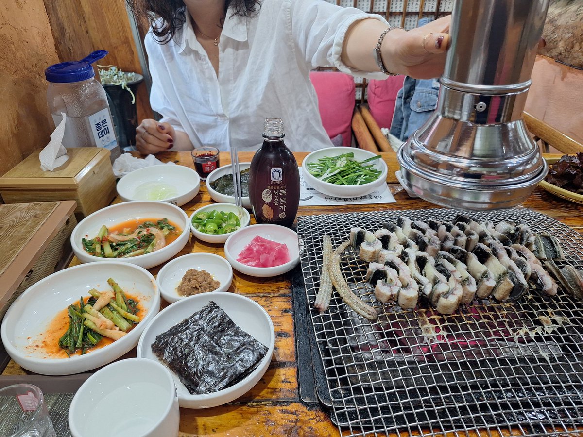 가게   일찍  문닫고
한잔~~~~