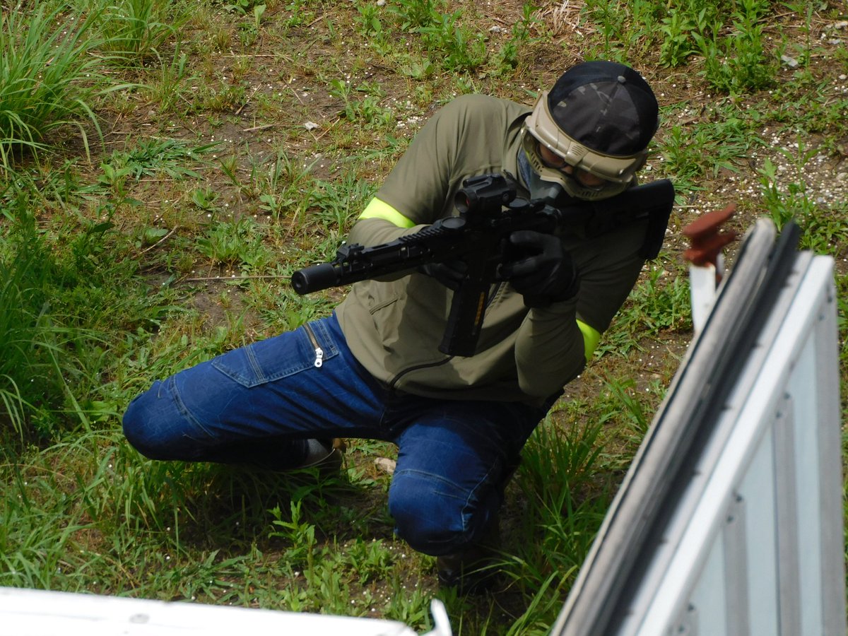 昼までだけど今日もサバゲ楽しかった♪
修理したメイン機の試し撃ち。
調子は良いものの終始弾道が安定しない…チャンバーパッキンが怪しいなぁ🤔
#レツロ　#レッツロック　#サバゲ　#長靴はよく滑る　#皆さんお元気でなにより