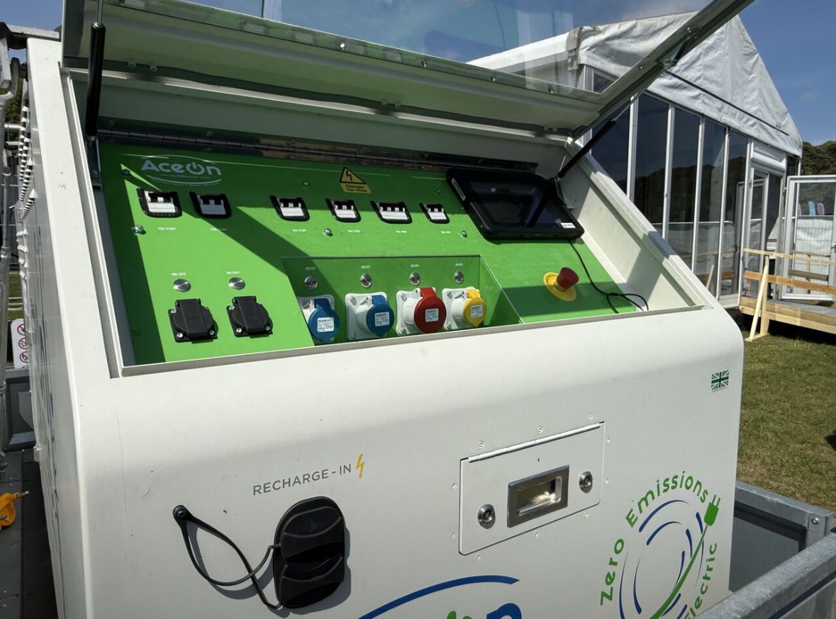 AceOn_Group's tweet photo. Sharing our enthusiasm with Afango at Eisteddfod yr Urdd is Europe's largest Youth Festival in South Wales. Afango is part of a Media Cymru, Ffilm Cymru initiative for a more sustainable tomorrow in the media landscape #NetZero #Sustainabilty #batteries #mobilepower 🔋🔋 https://t.co/a7rrOgVP30