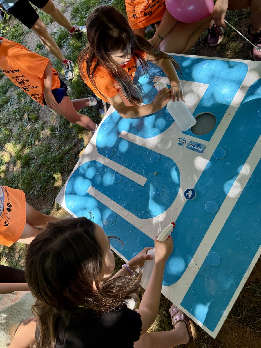 AiguesSabadell's tweet photo. Quina gran festa solidària estem vivint al Parc Taulí!
Matinal d’esport i solidaritat amb la cursa #sabadellcorrepelsnensinenes! Molt contents de participar amb els nostres jocs i tallers!
#sabadellcorrepelsnens
#MésQueAigua
#implicats
#Sabadell https://t.co/TRc7cYsEYQ