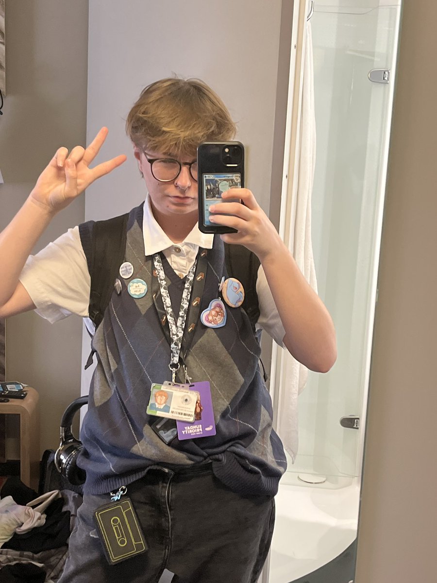 aidan 📼👁️☁️ tweet media