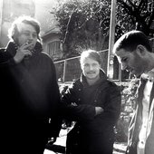 elsotaescala's tweet photo. #bersions
1112.- #TheRadioDept. "Bachelor Kisses" -2008- (#RobertForster, #GrantMcLennan) #TheGoBetweens -1984-
https://t.co/xBpgnhkfhG https://t.co/FOFI7UmTu8