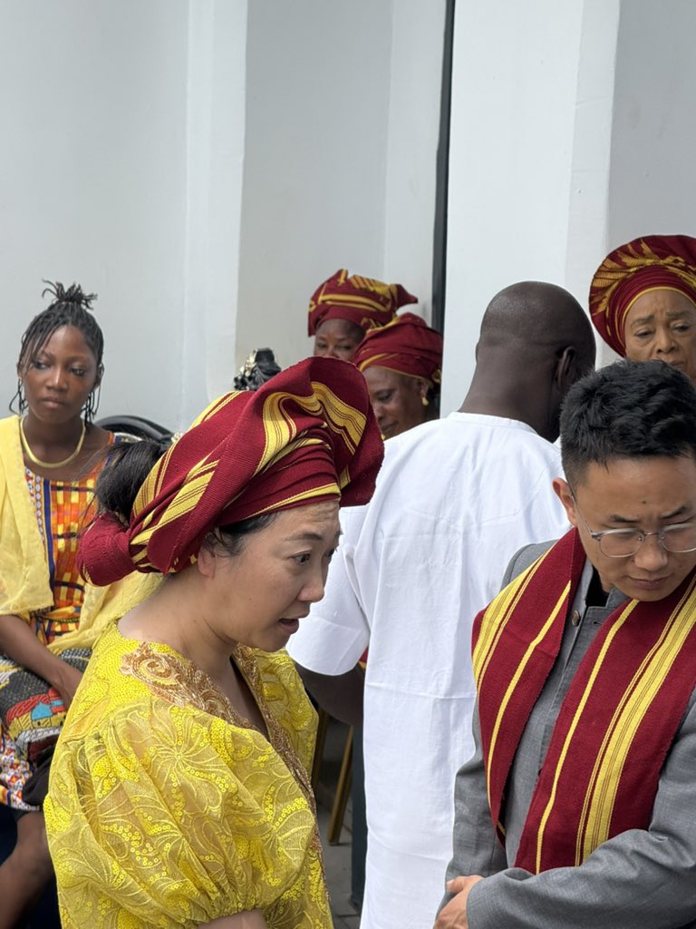 weijesapeople's tweet photo. A Chinese couple involved in the Gold trade in Ilesa and its environs also were in attendance 

#OwasCoronation

#ObaAjimokoIII https://t.co/MOQJKOnKmK