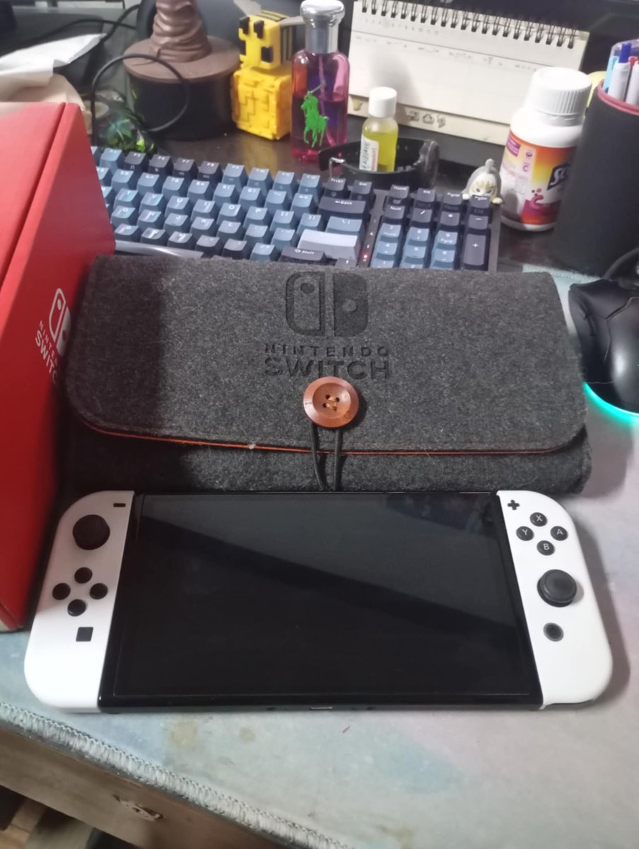 peebles_stuff's tweet photo. WTS
NSW OLED
- price: 11k
- loc: QC, can do meetup 
- no issues, bought Jan 2024 from datablitz
- includes: unit, charger, box, dock, felt pouch
- original price: 14,995
- around 30hrs gameplay only

mop: gcash, cash, landbank bank transfer (meetup)
pm for more pics or videos https://t.co/s2QVmJf61h