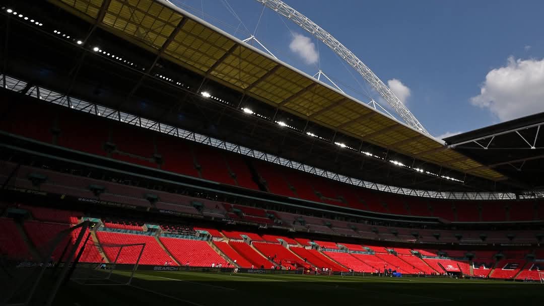 We're delighted to announce an INCREDIBLE opportunity for ONE lucky, current Junior Blues member to walk out at #Wembley next Sunday as a mascot and to also have 4 tickets for their family.

Please check your email boxes NOW!

<a href="/SUFCRootsHall/">Southend United FC</a> 
<a href="/shrimperstrust/">Shrimpers Trust</a>