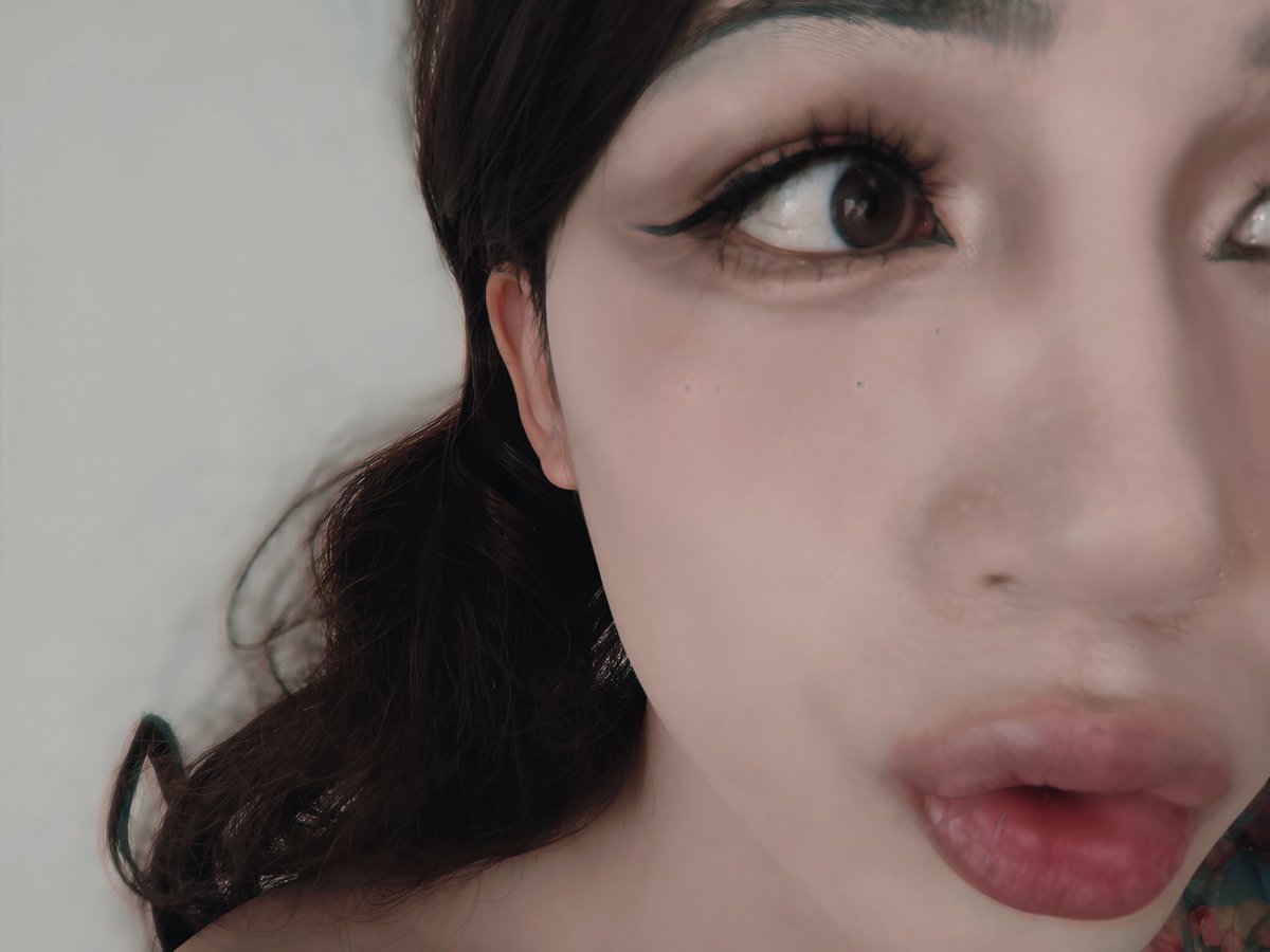 抓拍这唇很好笑