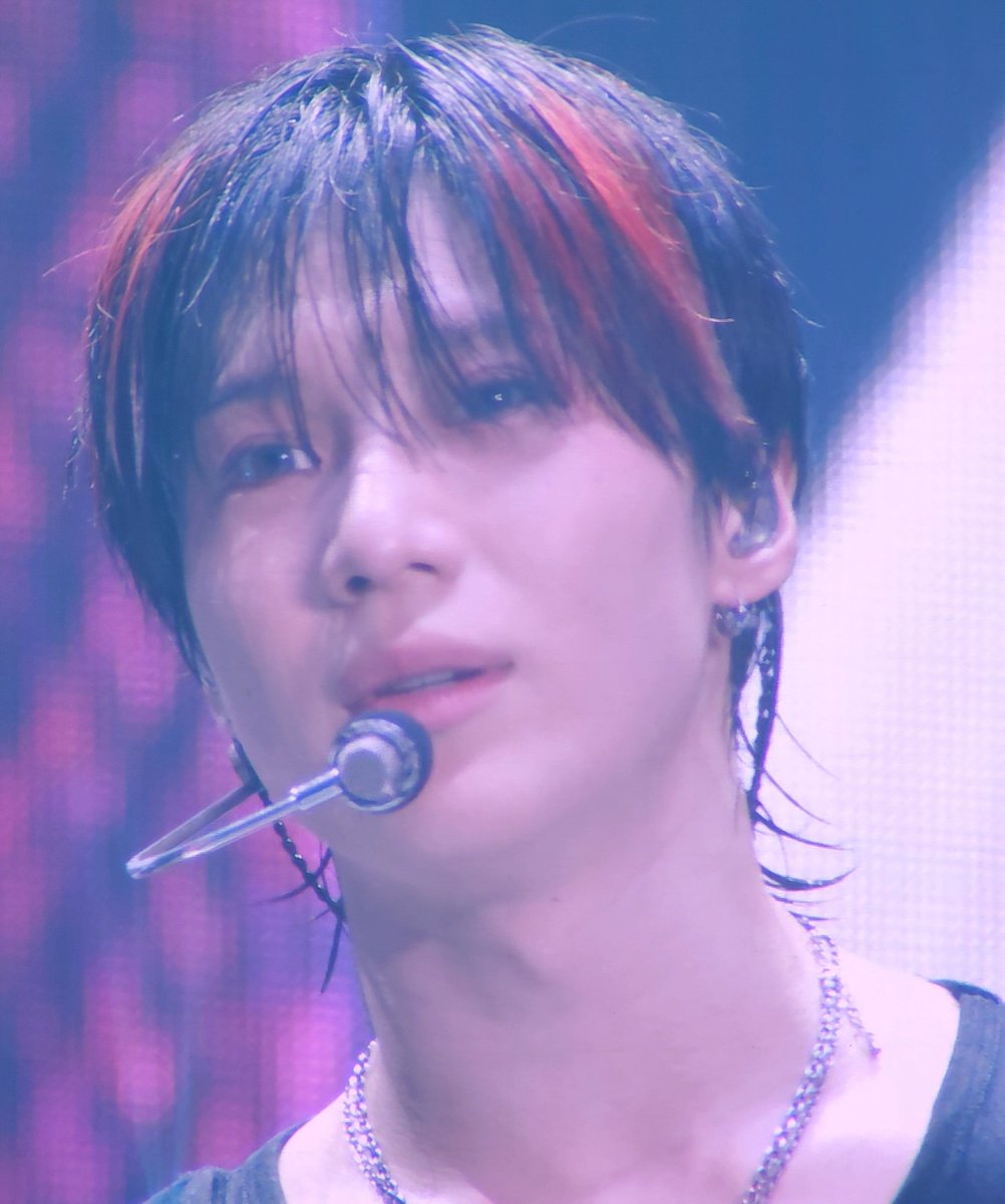 오이콘 설명할때 이태민 말 존나 빨라지는 거 너무 웃겨 어떡해 제발 ㅠㅠㅠ 지난 3일 중 제일 빨라 이런 간절한 표정으로 ㅅㅂ ㅠ