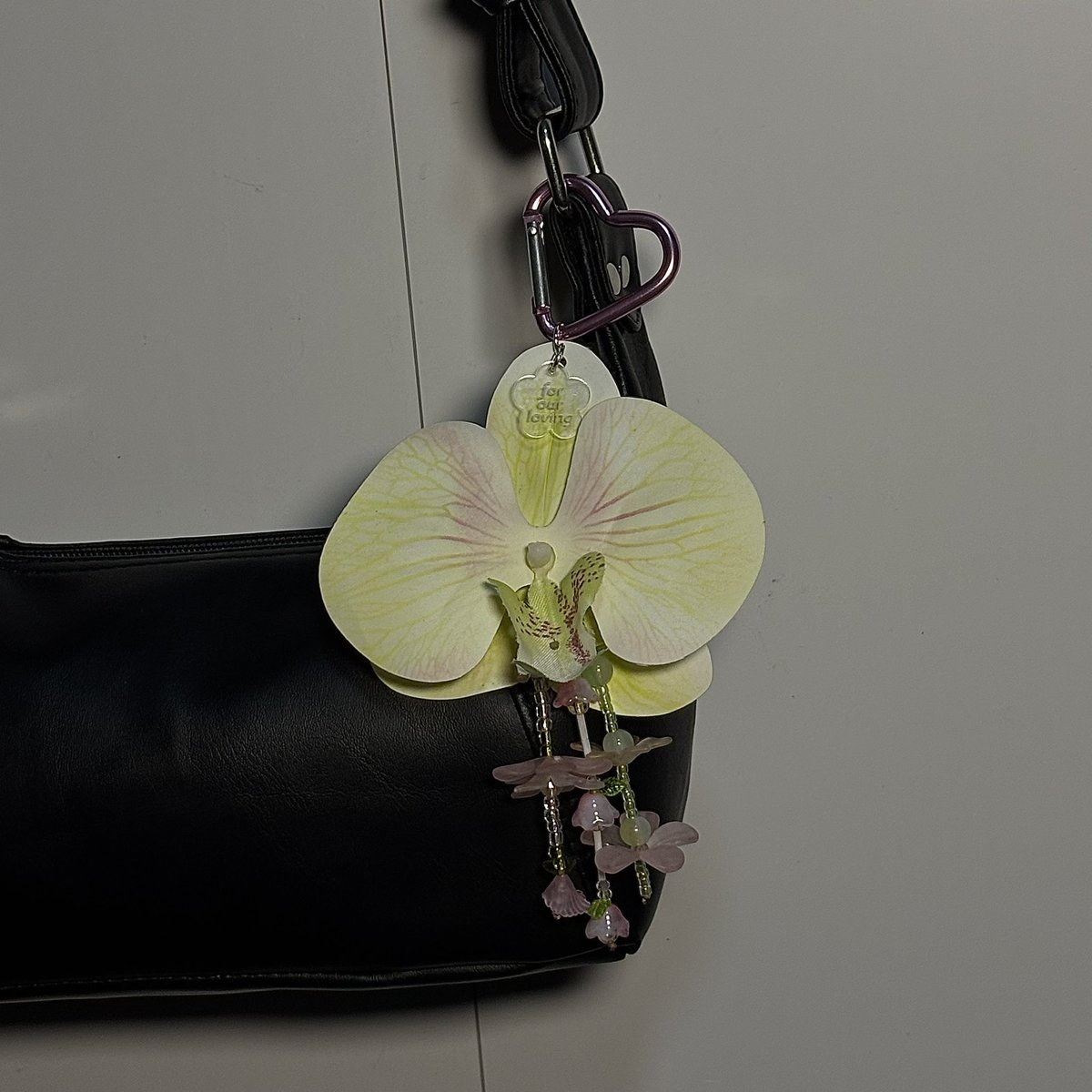 arinebieee's tweet photo. @stuffsite hai haii aku ada po orchid bagcharm ini di oren! ^^ 🌺🌸🌿 https://t.co/ZwGzmtiQIE