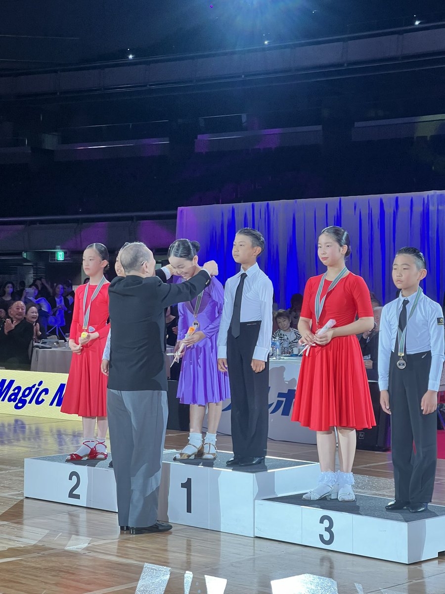 jdsf_info's tweet image. JDSF ジュブナイルオープンスタンダード 競技会結果
第1位 藤枝良守・有川緋音 埼玉県
第2位 藤本歩・大谷美葵 茨城県
第3位 丸山碧仁・丸山彩佳 千葉県
第4位 壇音心・塚本彩巴 神奈川県
第5位 原田大和・大内七海 東京都
第6位 猪之鼻禄・竹之内れいあ 千葉県
#東京オープン2025