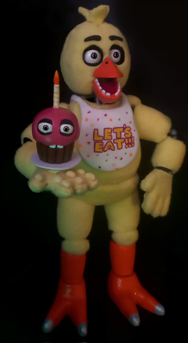 CCN1658's tweet image. 🔵Hello friends!🔵
×●ו~☆~•×●×
I've finished the Chica figurine!
I'm thinking of selling for $95
#FNAF
#artists