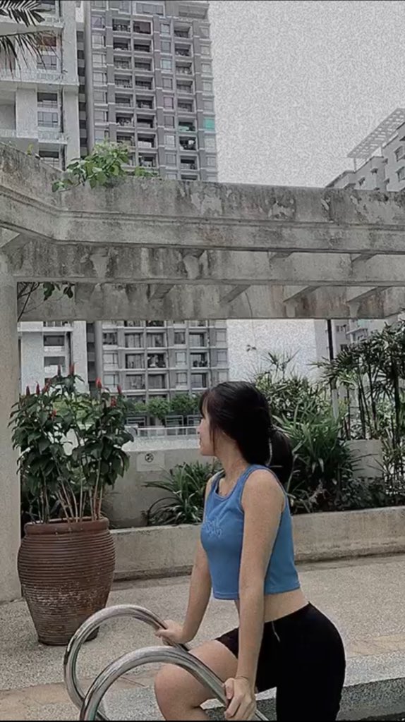 crisliee's tweet photo. 🏊‍♂️ https://t.co/F0CZivsqD0
