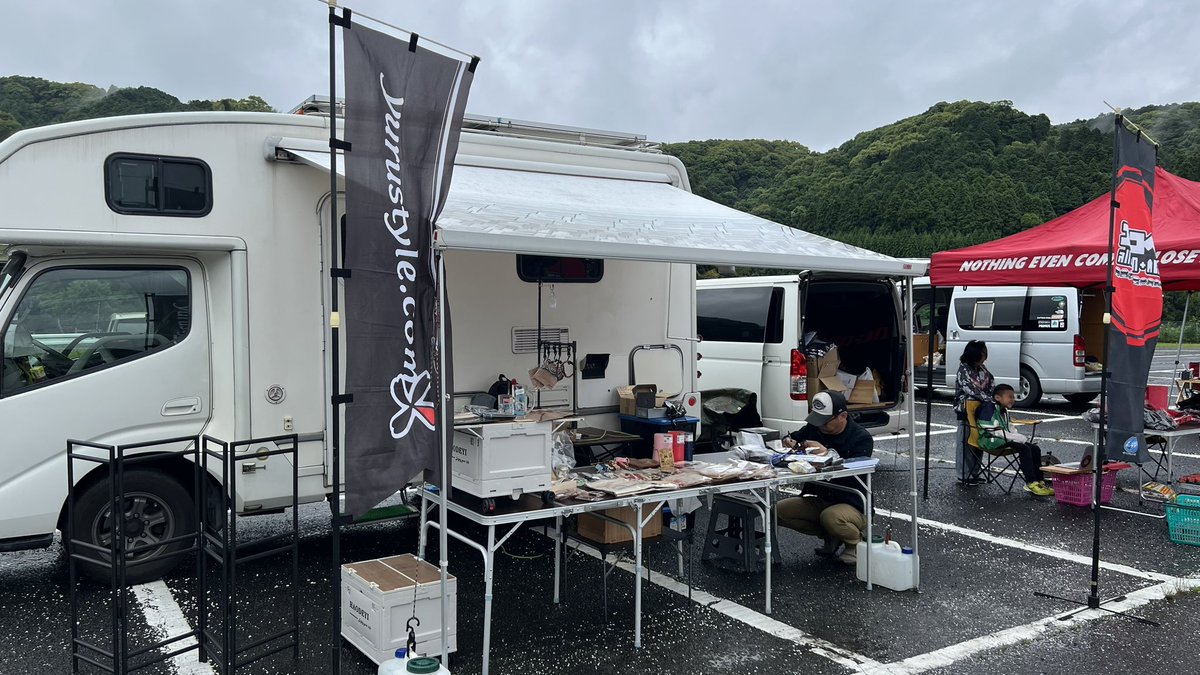 riz_copen's tweet photo. 2019年ぶりの #ABCMTG ‼️
愛知からキャンピングカーで佐賀へ！
150台超のABCに囲まれて幸せな1日でした❣️
初参加の方も多く、
沢山の方に見ていただけて感謝！
毎週の出店で展示も進化中(笑
遠いけどABCスタッフさんに会えるのが嬉しくて…来年も期待してます‼️
#ユルスタ #copen #az1 #beat #カプチ https://t.co/6O0BLJtgCq