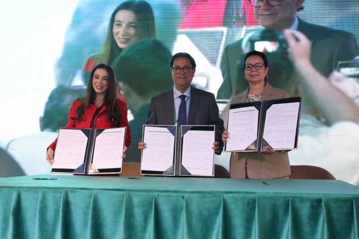 ICARDA (@icarda) on Twitter photo Exciting news from Morocco!
🤝 ICARDA joins forces with <a href="/INRAMaroc/">INRA Maroc</a> & ANDZOA in a strategic partnership during #CIO2025 to establish a Research & Development Platform supporting agricultural and rural development in Morocco’s oasis and desert areas. 🌵🌴 Exciting news from Morocco!
🤝 ICARDA joins forces with <a href="/INRAMaroc/">INRA Maroc</a> & ANDZOA in a strategic partnership during #CIO2025 to establish a Research & Development Platform supporting agricultural and rural development in Morocco’s oasis and desert areas. 🌵🌴
