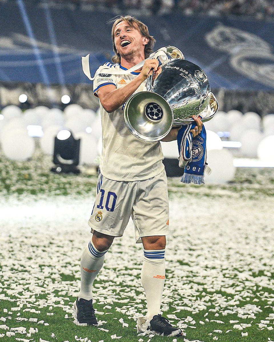 MuhendisiBet's tweet photo. ÖZEL🔵 Eyüpspor geçen yaz olduğu gibi bu yaz transfer döneminde Luka Modric için teklif yapacak. https://t.co/qH9SK0fKqM