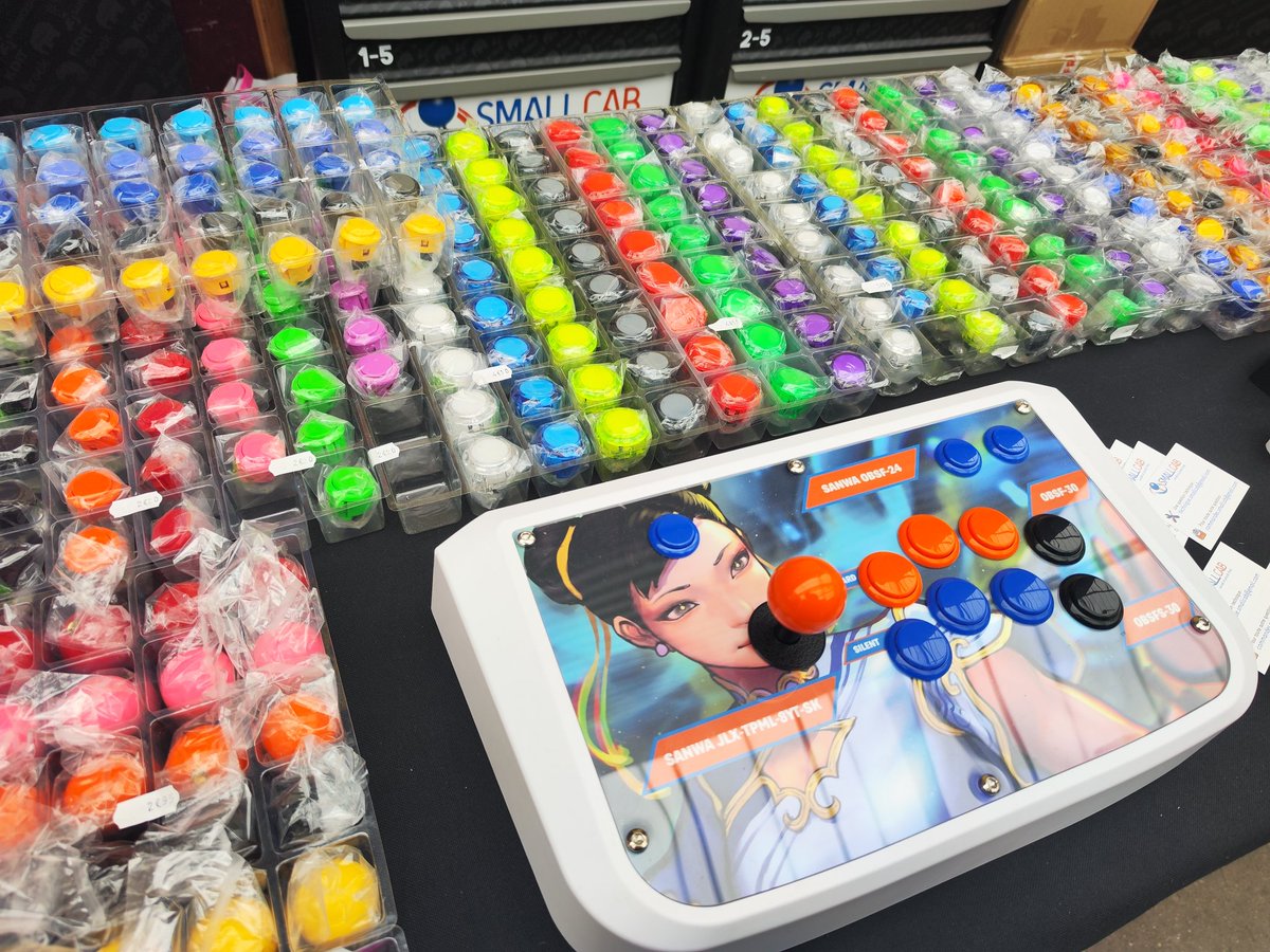 Cruel_ORO's tweet image. En attendant la suite du tournoi, je passe faire un tour sur le stand des amis @SmallCab_net au #hfs2025
@CRaZYEsports