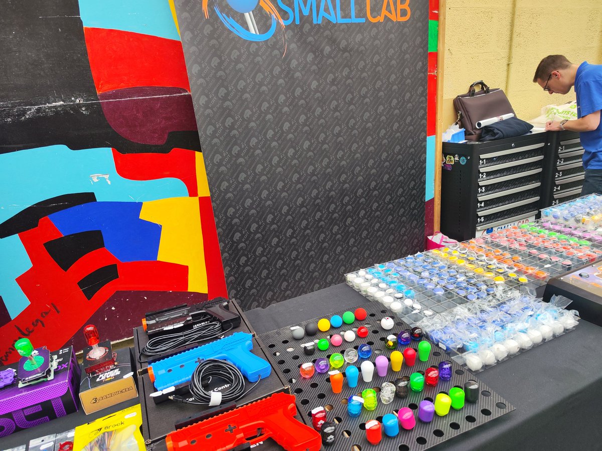 Cruel_ORO's tweet image. En attendant la suite du tournoi, je passe faire un tour sur le stand des amis @SmallCab_net au #hfs2025
@CRaZYEsports