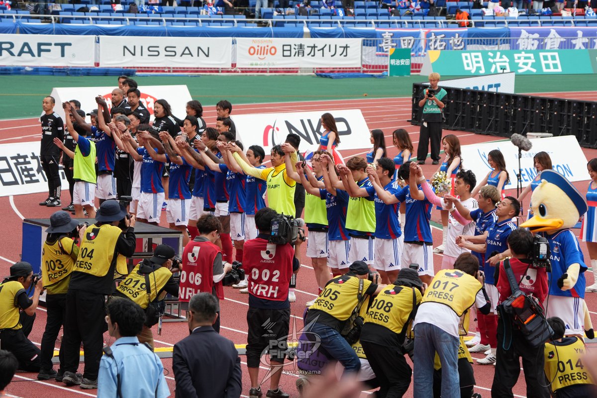 kyo_akiyama's tweet photo. お疲れ様でした。
取り急ぎ試合後の様子をどうぞ。
#fmarinos #Jリーグ #J撮り #横浜FM鹿島
#喜田拓也 #小池龍太
#AK3510PathFinder https://t.co/ocCLUHLOe3