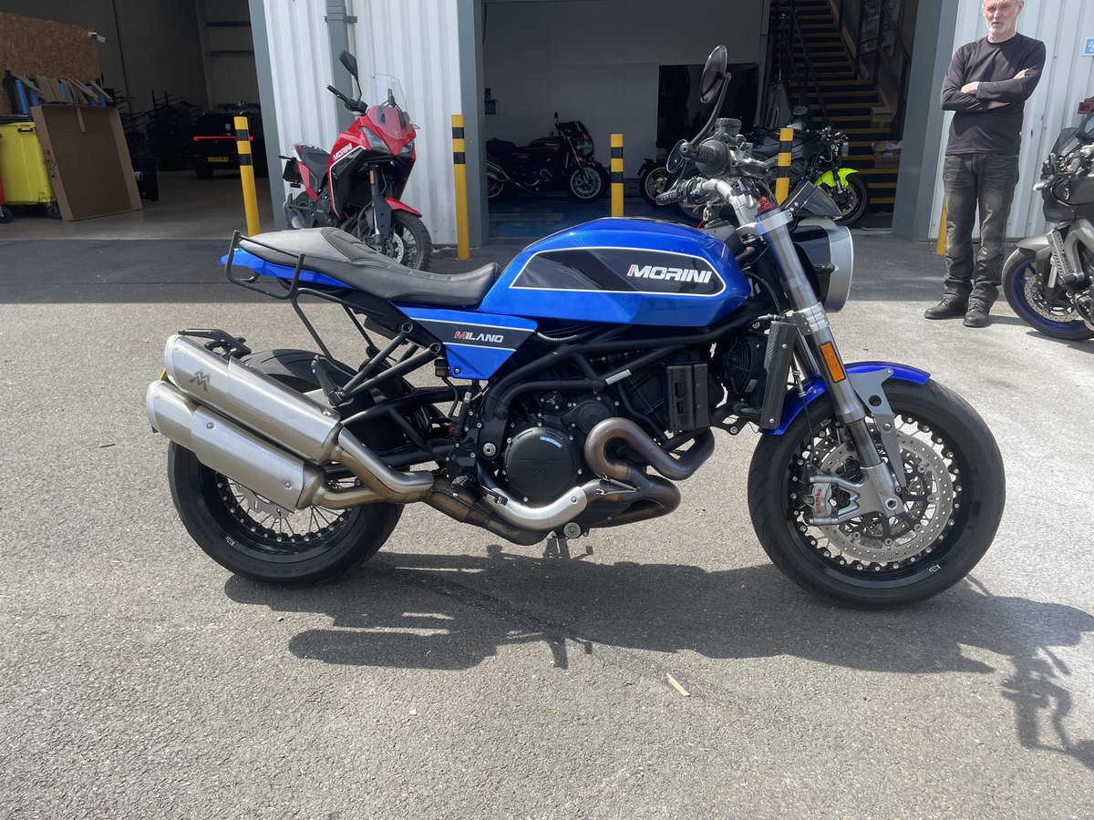 It’s always nice to see this true one off Moto Morini Milano for its annual service and obligatory test ride. 
Still managed to put a smile on your face before even leaving the car park 😜
#motomorini #motomorinimilano #milano #1200twin #power #style #motorcycles #dreambike