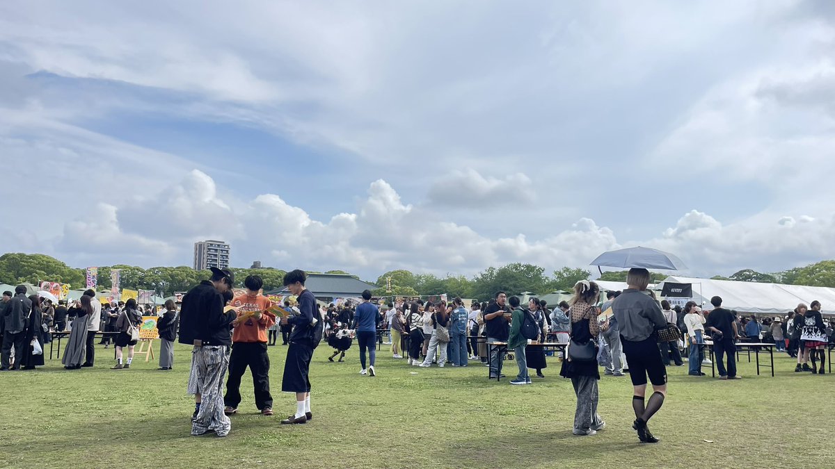 maya_fuk94's tweet photo. カレーフェス🍛
半分お仕事、半分プライベートだったんやけど久しぶりのお友達にも沢山会えて楽しかった😎

来週楽しみー！！って言ってもらえてよかった！
皆さま是非 来週末は唐揚げハシゴして
たのしもーーーね🌈✨

前回から半年ぶり！？！なの？！？
お待たせしちゃいました😣！ https://t.co/RFRqmnoY4y