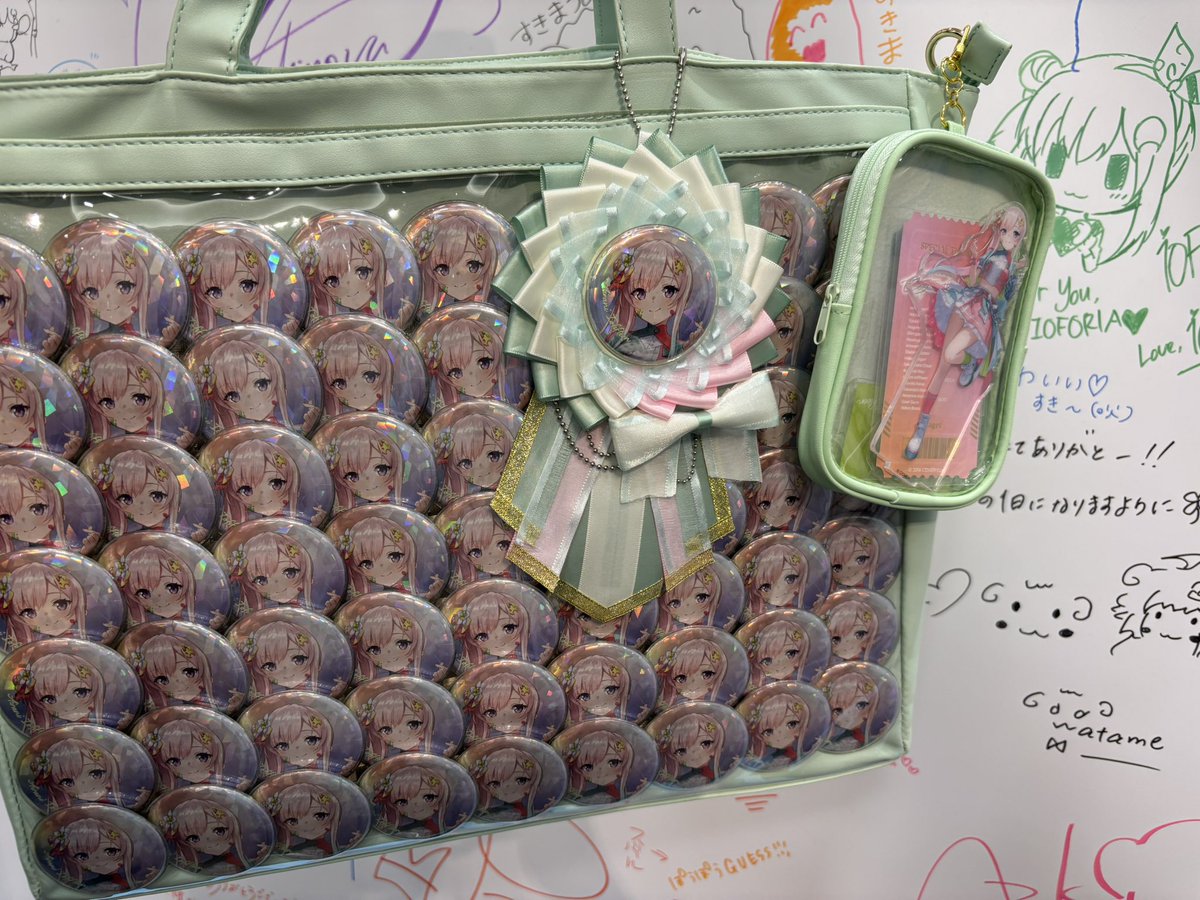 イオフィちゃんの痛バ完成したよ〜！ 5thの缶バッチ並べて作成！ 今回 