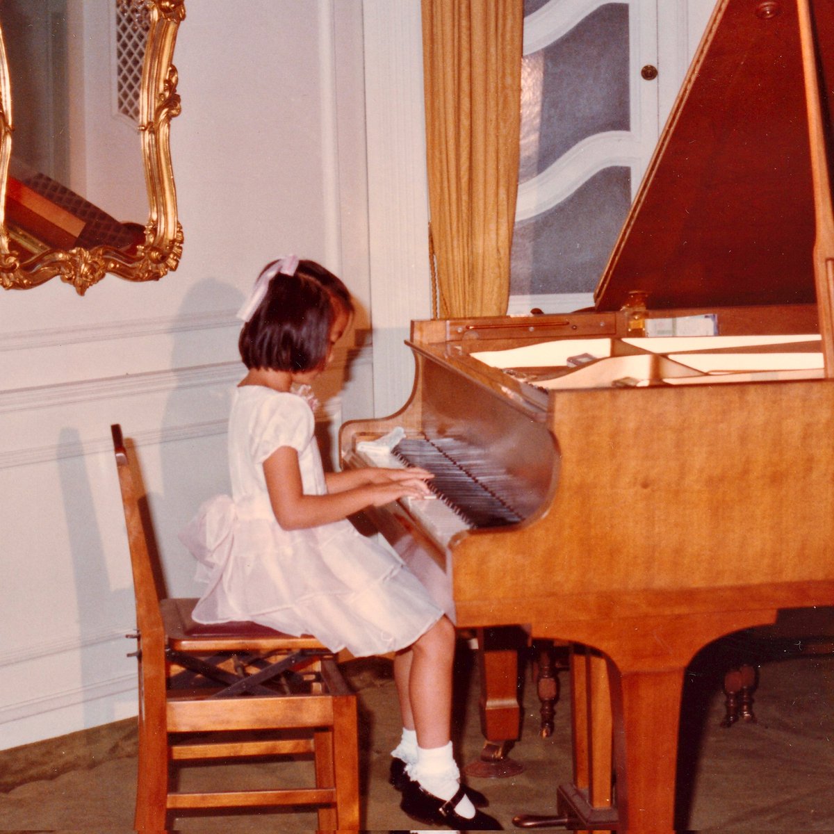 A piano recital of baby Hiroko🎹💐

#throwback