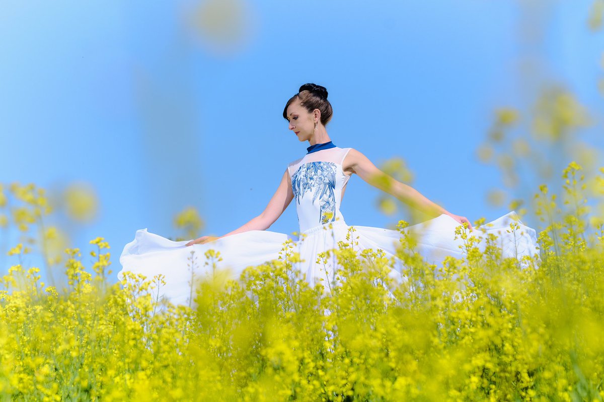 The wonderful ballerina Caroline Rees. The perfect marriage of adancer with Mother Nature . #lovesomerset