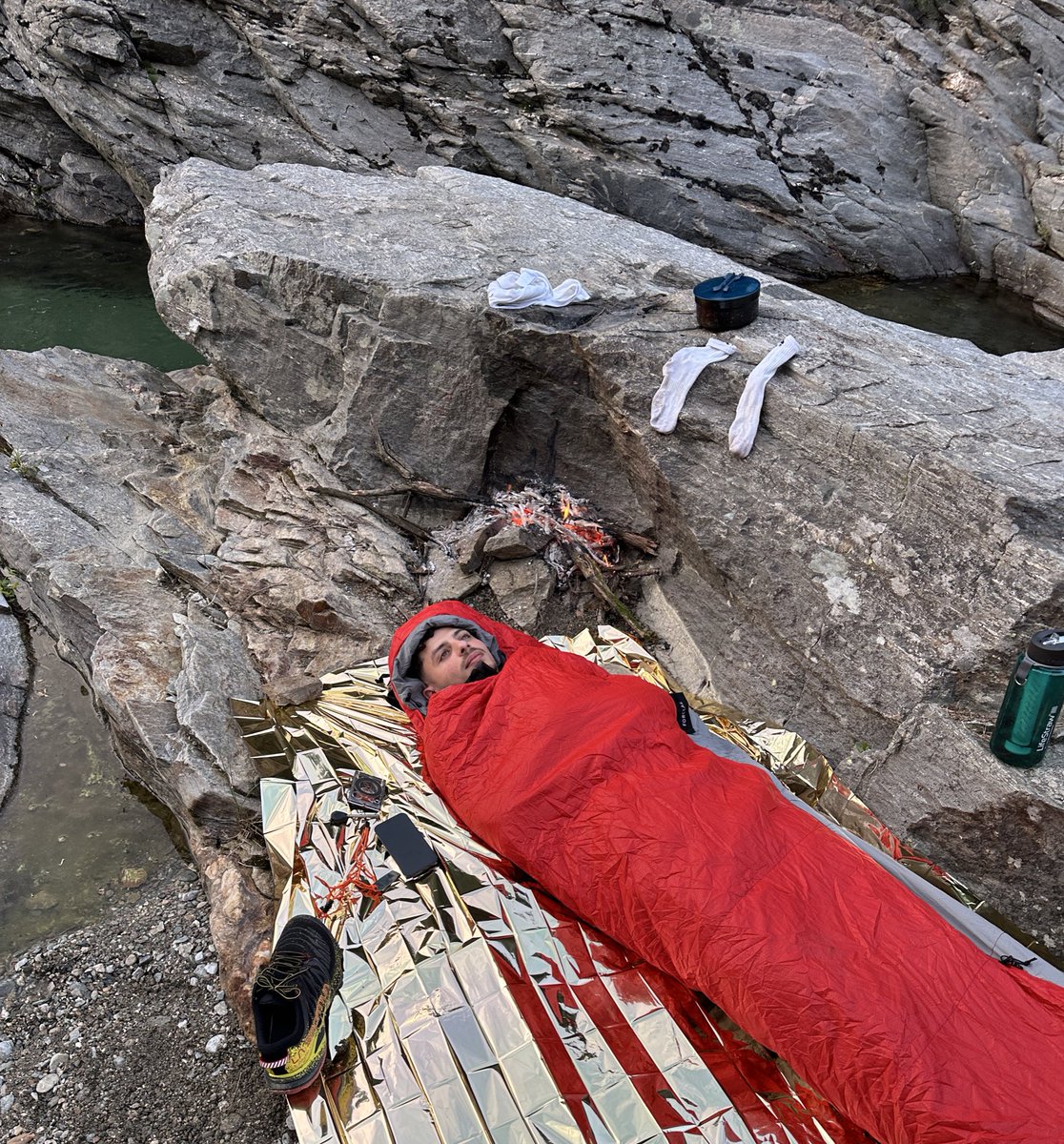 NOUVELLE VIDÉO DISPO 

SURVIVRE 24 H EN FORET