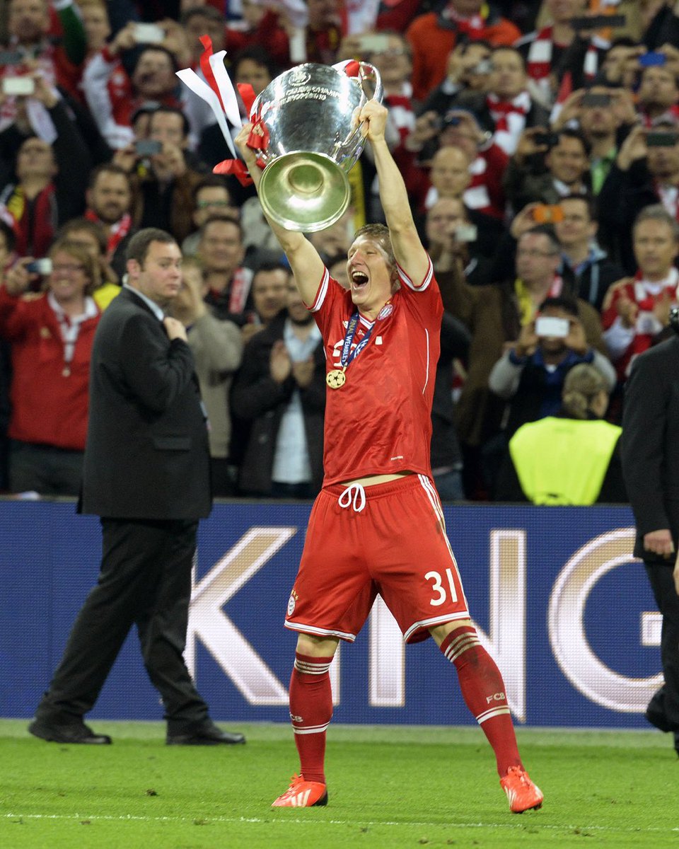 Bastian Schweinsteiger (@bschweinsteiger) on Twitter photo Ich hab geträumt von dir, von unserer Wembley-Nacht! Wir haben den Cup gewonnen, den Thron erklommen, der Arjen hat's gemacht! ❤️🏆<a href="/FCBayern/">FC Bayern München</a> #throwback Ich hab geträumt von dir, von unserer Wembley-Nacht! Wir haben den Cup gewonnen, den Thron erklommen, der Arjen hat's gemacht! ❤️🏆<a href="/FCBayern/">FC Bayern München</a> #throwback