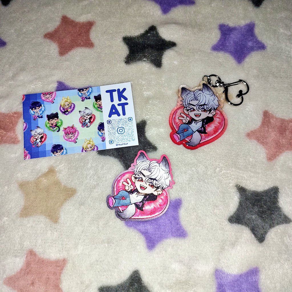 Mia_01597's tweet photo. Yassss aku beli eunho untuk adekk kyuuu, makasi kak @tkattkat, eunhonya lucu banget dan bagus, bonus stiker pula ❤️ https://t.co/0fEYqDVaZz