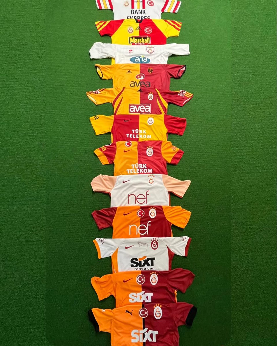 GSCimbom.com (@gscforum) on Twitter photo 1997'den beri şampiyonluğu ilan ettiğinde Galatasaray'ın giydiği formalar
📸 <a href="/gsarayshirts/">galatasarayshirts</a> 1997'den beri şampiyonluğu ilan ettiğinde Galatasaray'ın giydiği formalar
📸 <a href="/gsarayshirts/">galatasarayshirts</a>