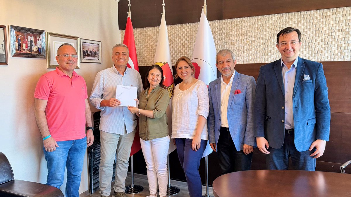 Cemiyetimizin 2024 yılı Medya Başarı Ödülleri Yarışması'na katılan eserleri tizlikle değerlendiren jürimizin kıymetli üyeleri Gazeteciler Fuat Kozluklu <a href="/kozluklufuat/">Fuat Kozluklu</a>, Ayşe Eda Ünlü, <a href="/mevlutyeni/">Mevlüt Yeni</a>, Kürşat Tuncel ve Ahmet İstek'e teşekkür ederiz.