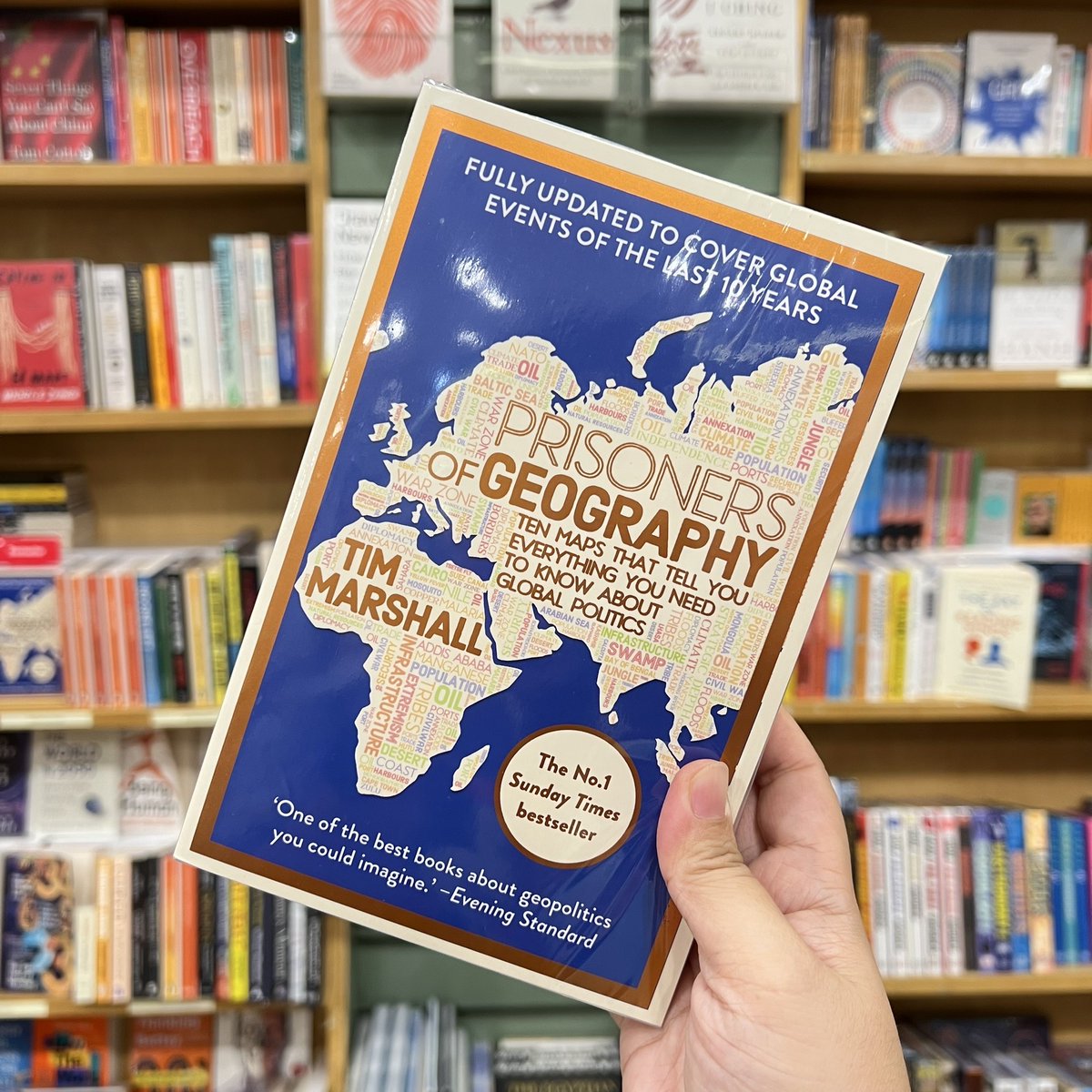 Asiabooks_th's tweet photo. 📘 Prisoners of Geography ฉบับอัปเดตล่าสุด!
เข้าใจสงคราม-อำนาจโลก ผ่าน 10 แผนที่ที่อธิบายทุกอย่างได้ชัดเจนที่สุด

#asiabooks #booklovers https://t.co/UOG6jOMXSR