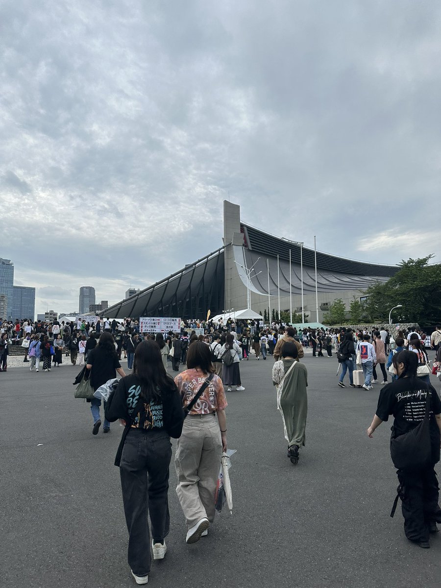 Kentarou312's tweet photo. ほんこち
きました
FC総会
ドキドキぐ止まらない
楽しみしかない
音楽してきます
#代々木体育館
#SUPERBEAVER 
#FC総会 https://t.co/56tx4w4tr1